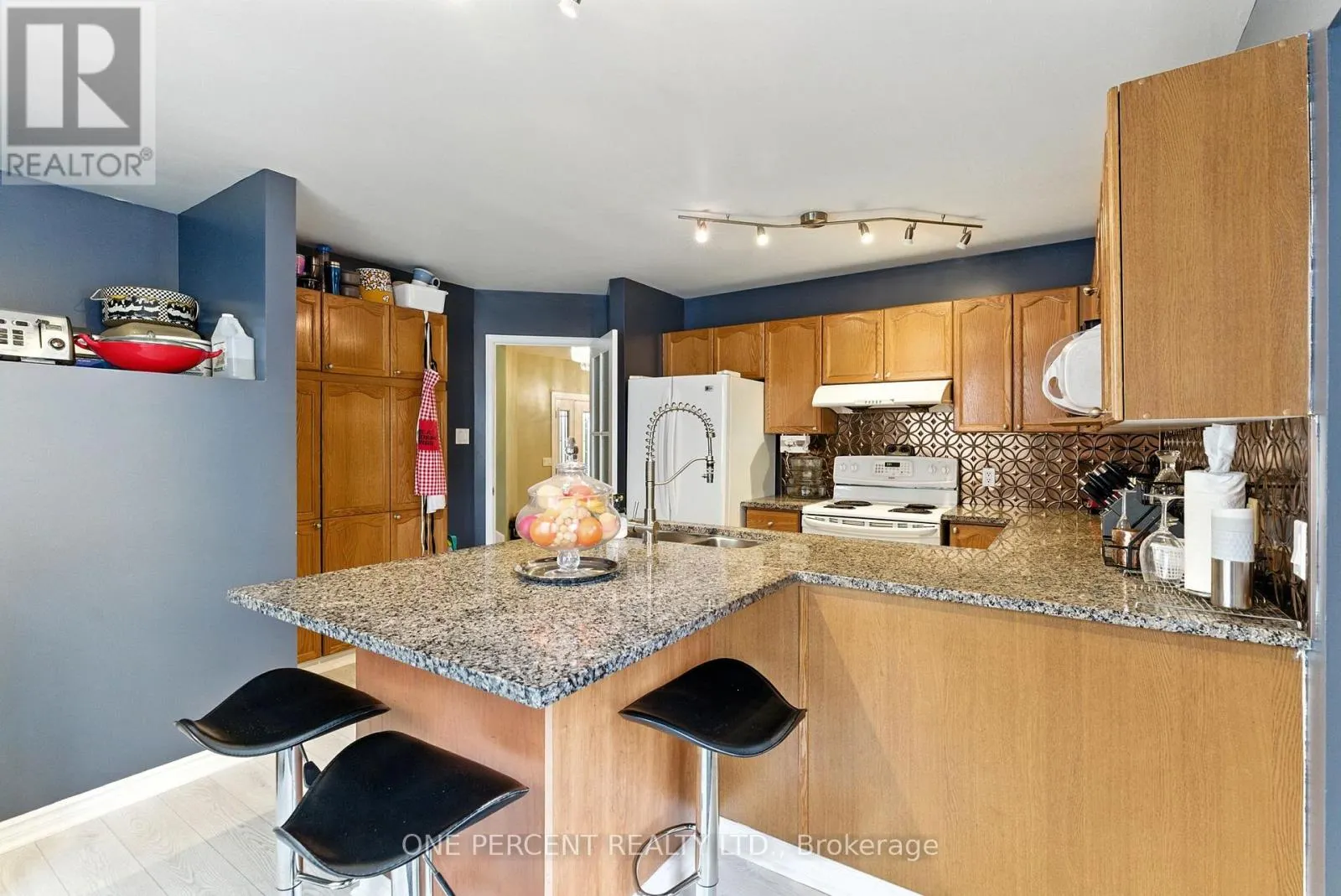 59 WOODFORD WAY