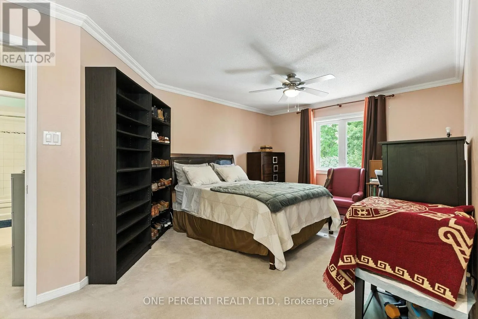 59 WOODFORD WAY