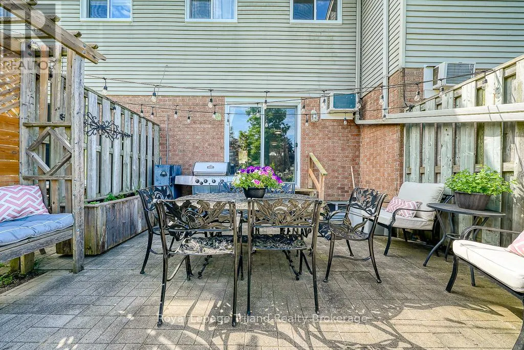 14 - 10 DUFFERIN STREET, #14