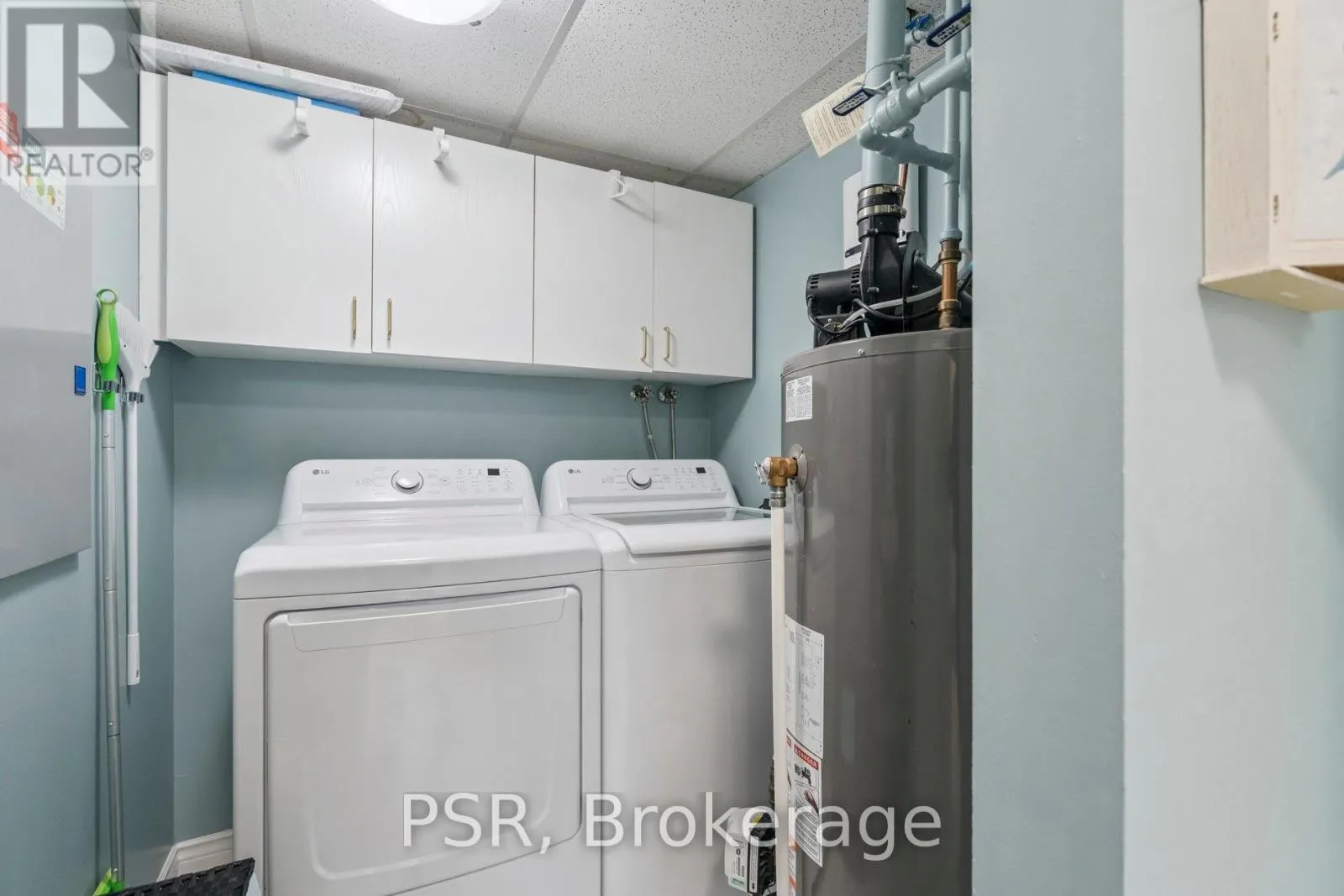 302 - 970 GOLF LINKS ROAD