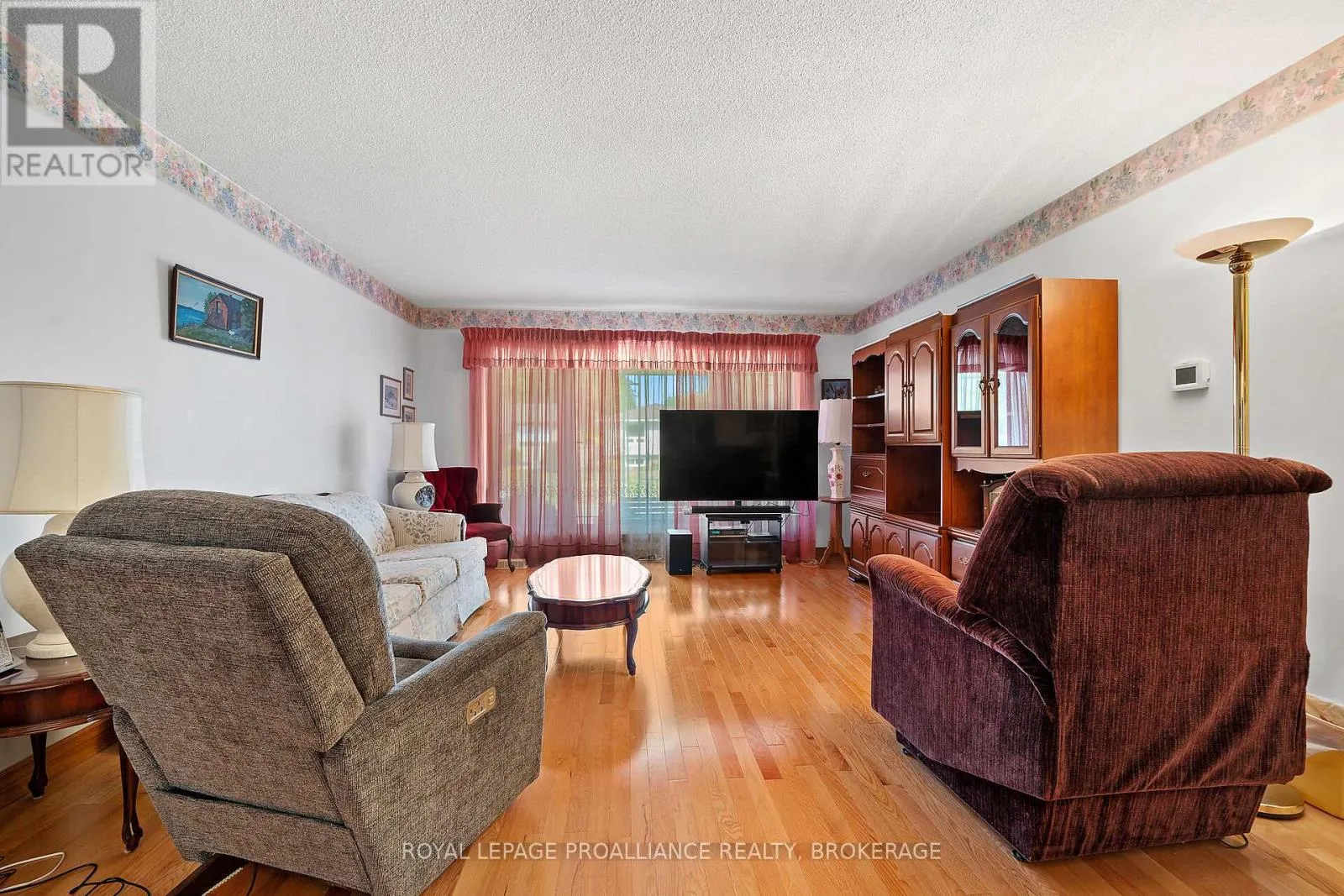 536 BRAESIDE CRESCENT