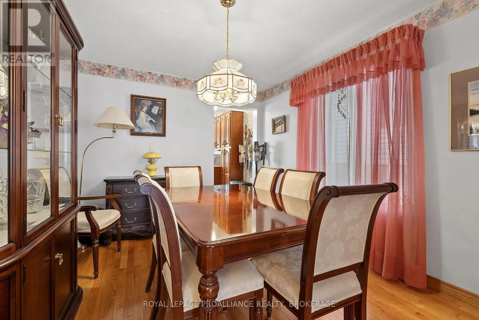 536 BRAESIDE CRESCENT