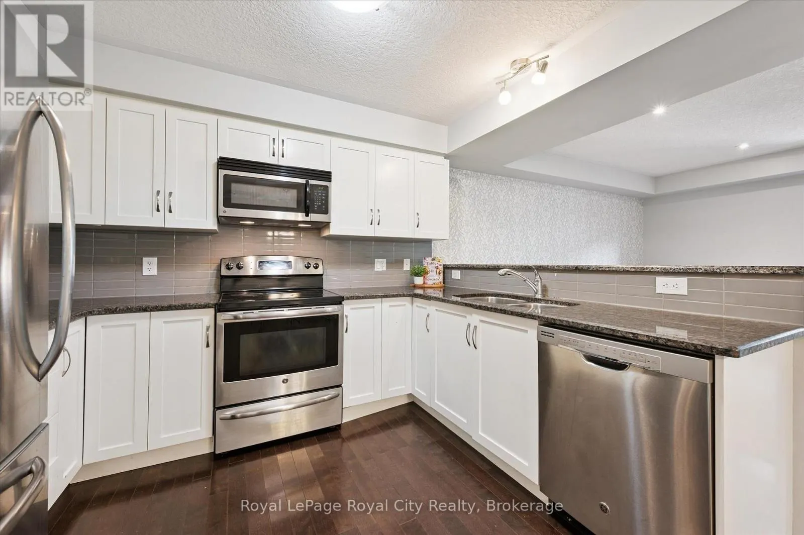 16 - 167 ARKELL ROAD, #16