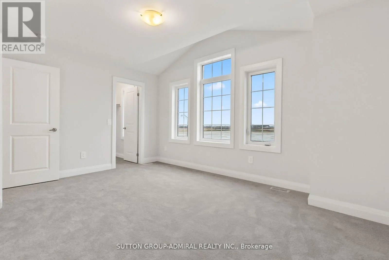 32 MCKAY AVENUE