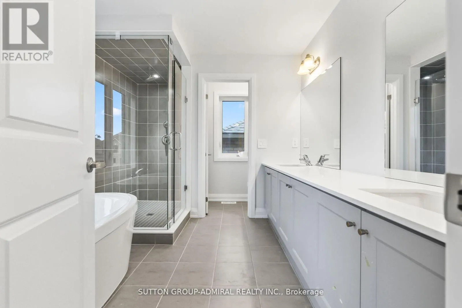 32 MCKAY AVENUE