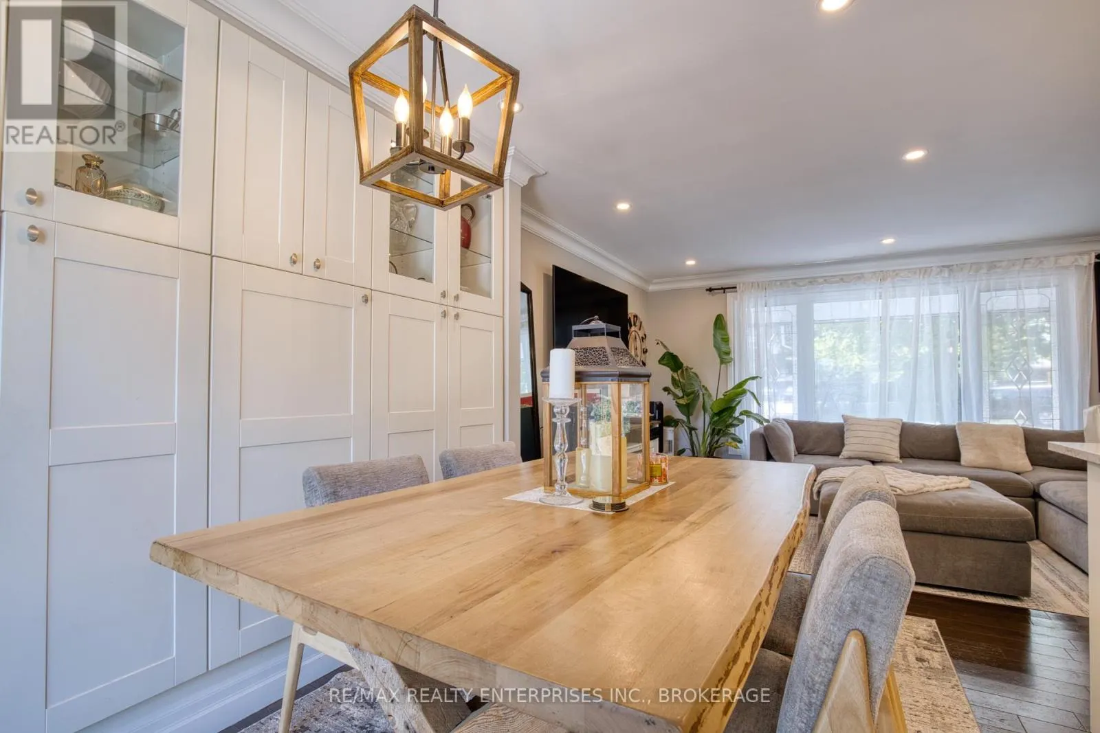 20 KAREN CRESCENT