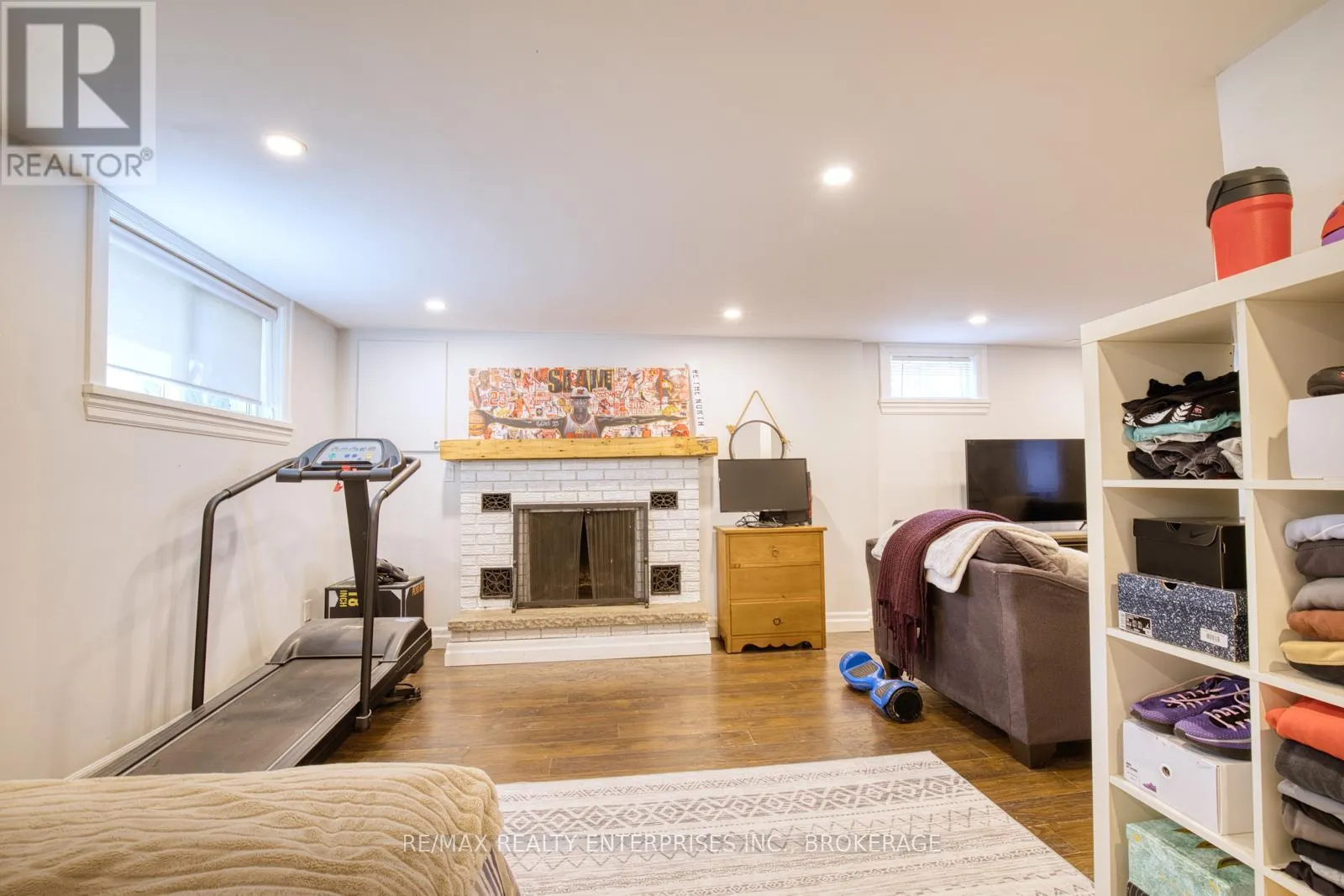 20 KAREN CRESCENT