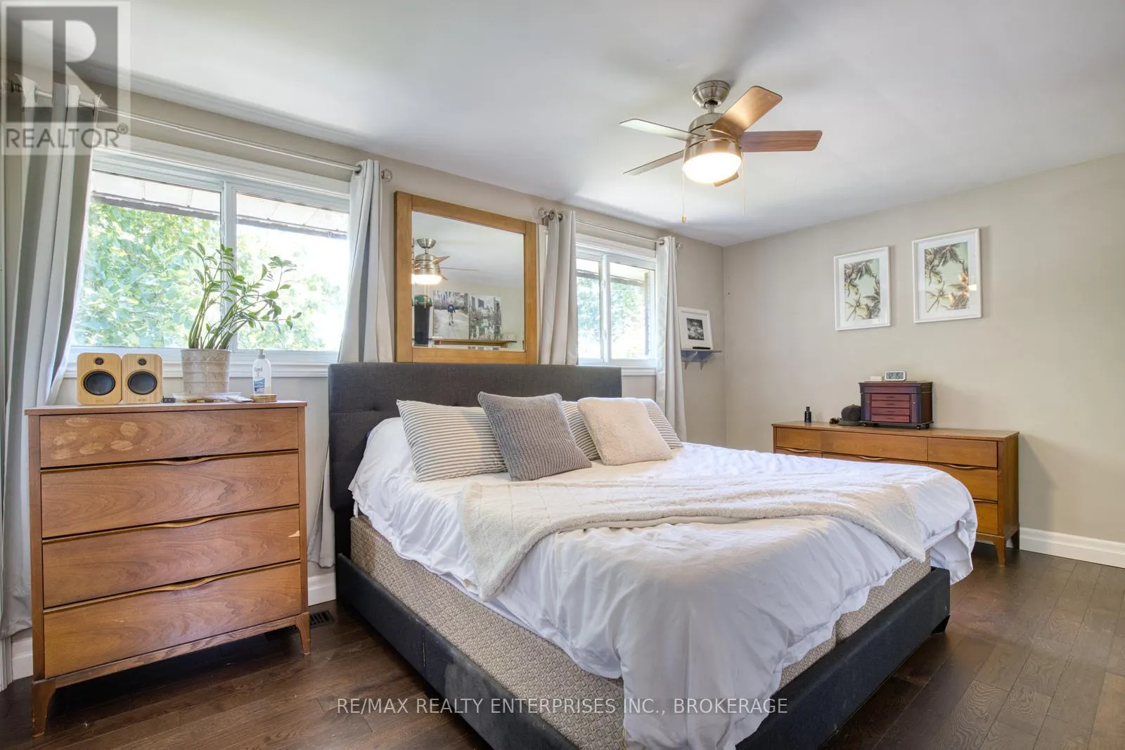 20 KAREN CRESCENT