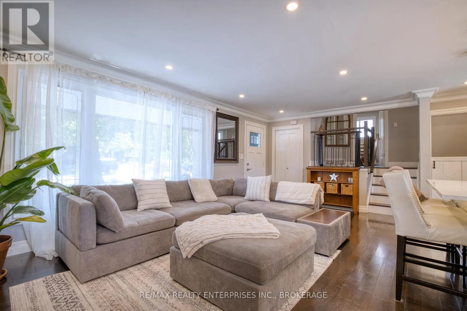 20 KAREN CRESCENT