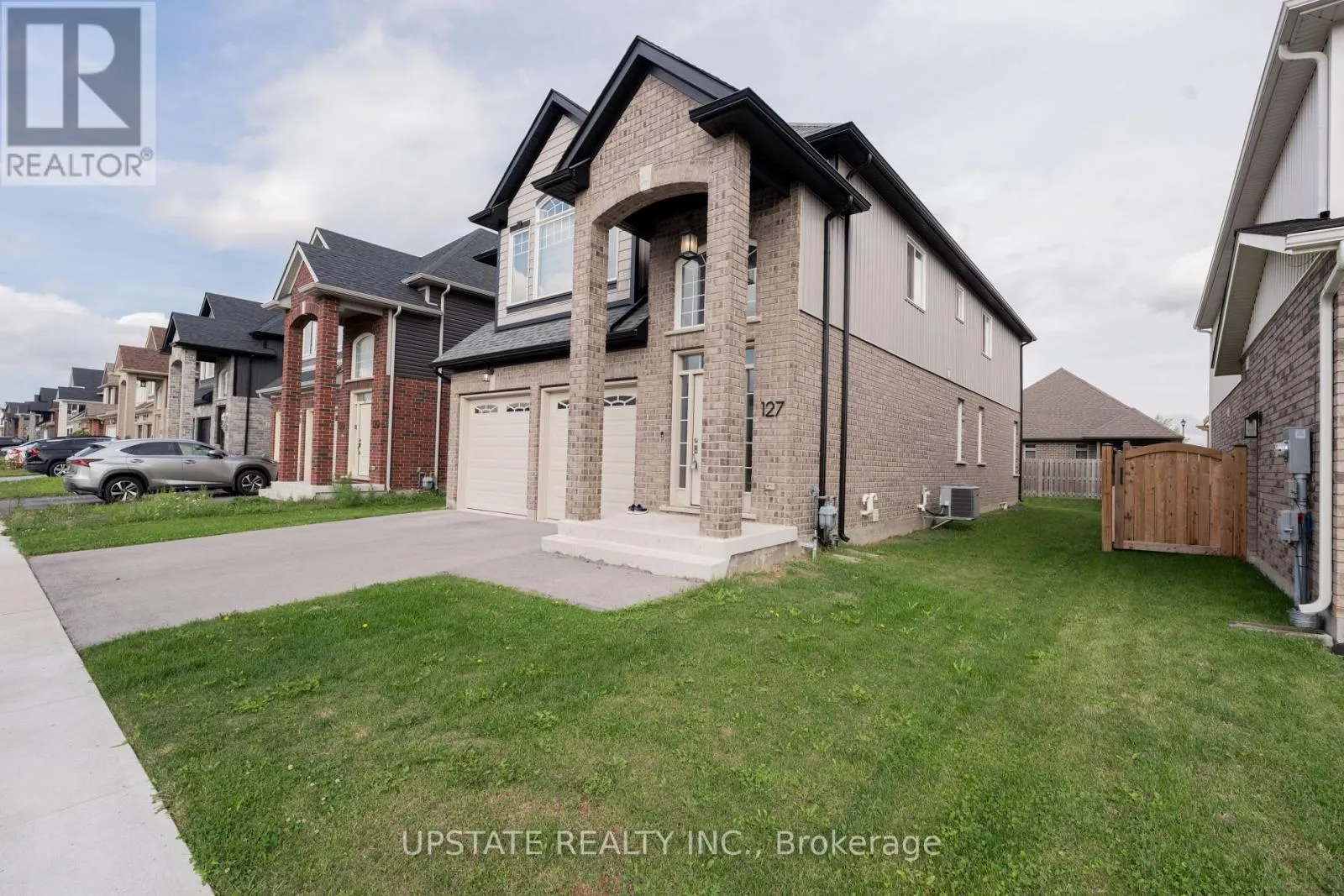 127 SUSAN DRIVE