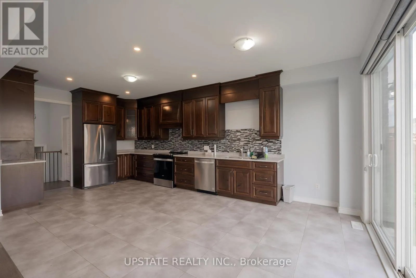 127 SUSAN DRIVE