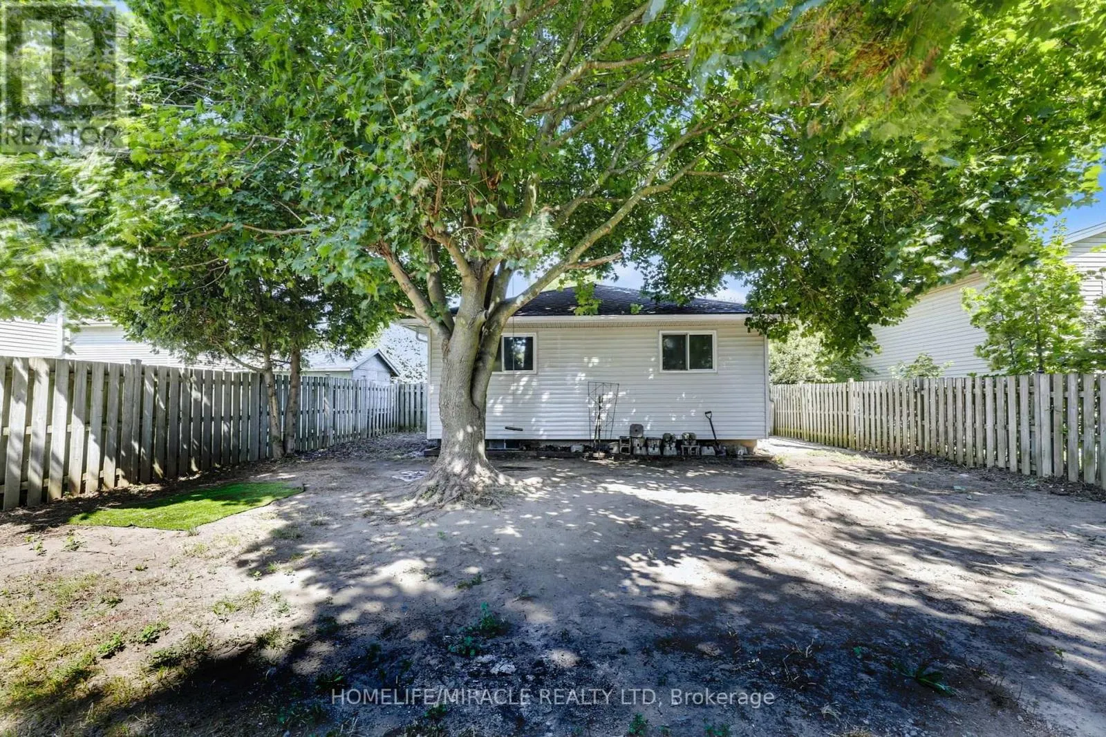291 PORTSMOUTH CRESCENT E