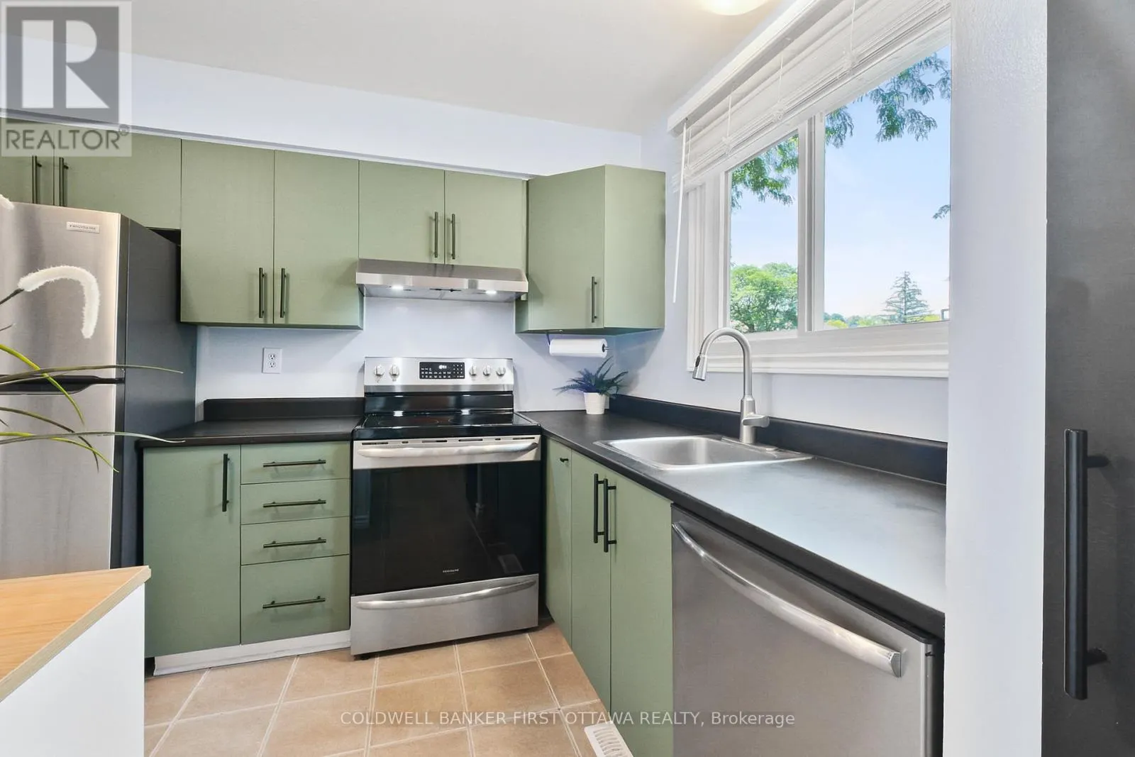 1351 BAKKER COURT