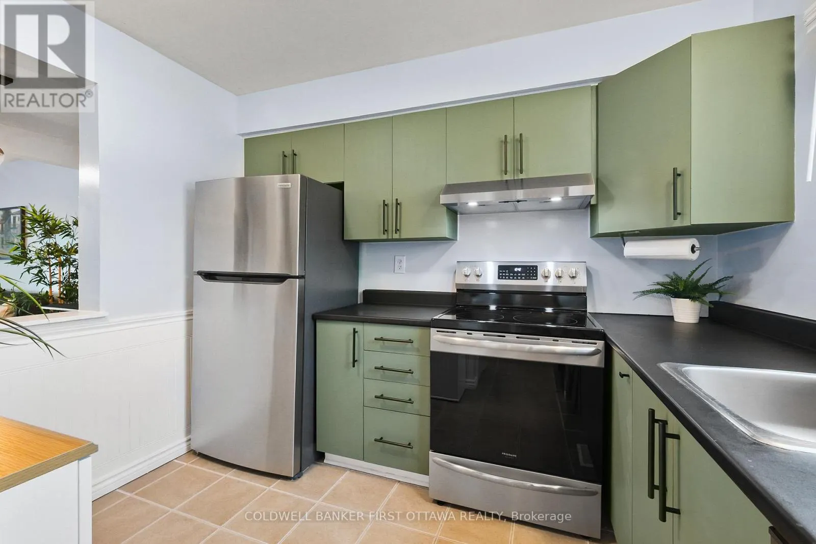 1351 BAKKER COURT