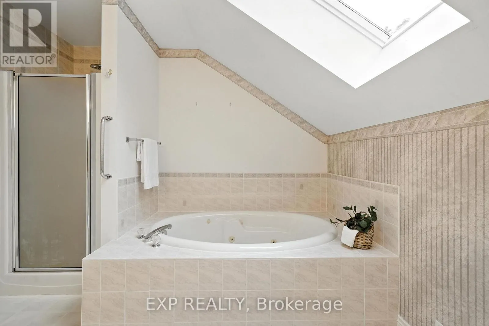 511 - 245 ELGIN STREET W, #511