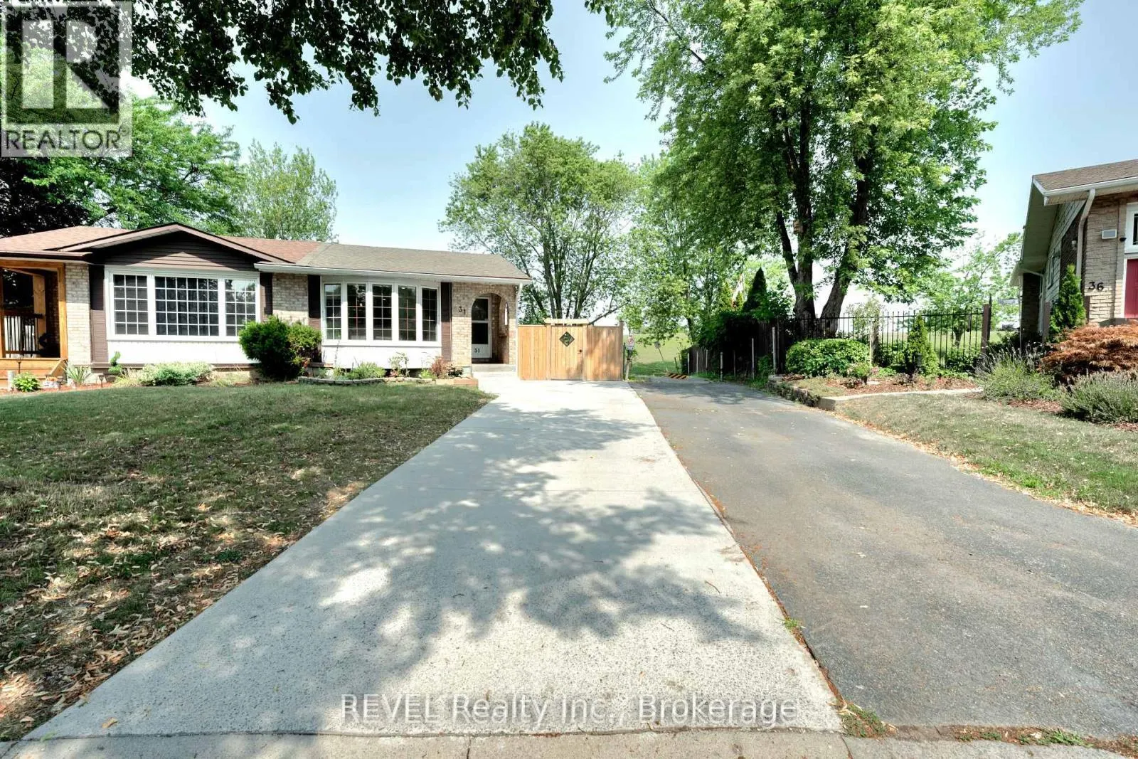 31 DEBORAH COURT
