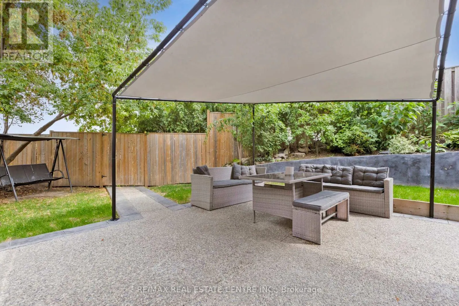122 MOOREGATE CRESCENT
