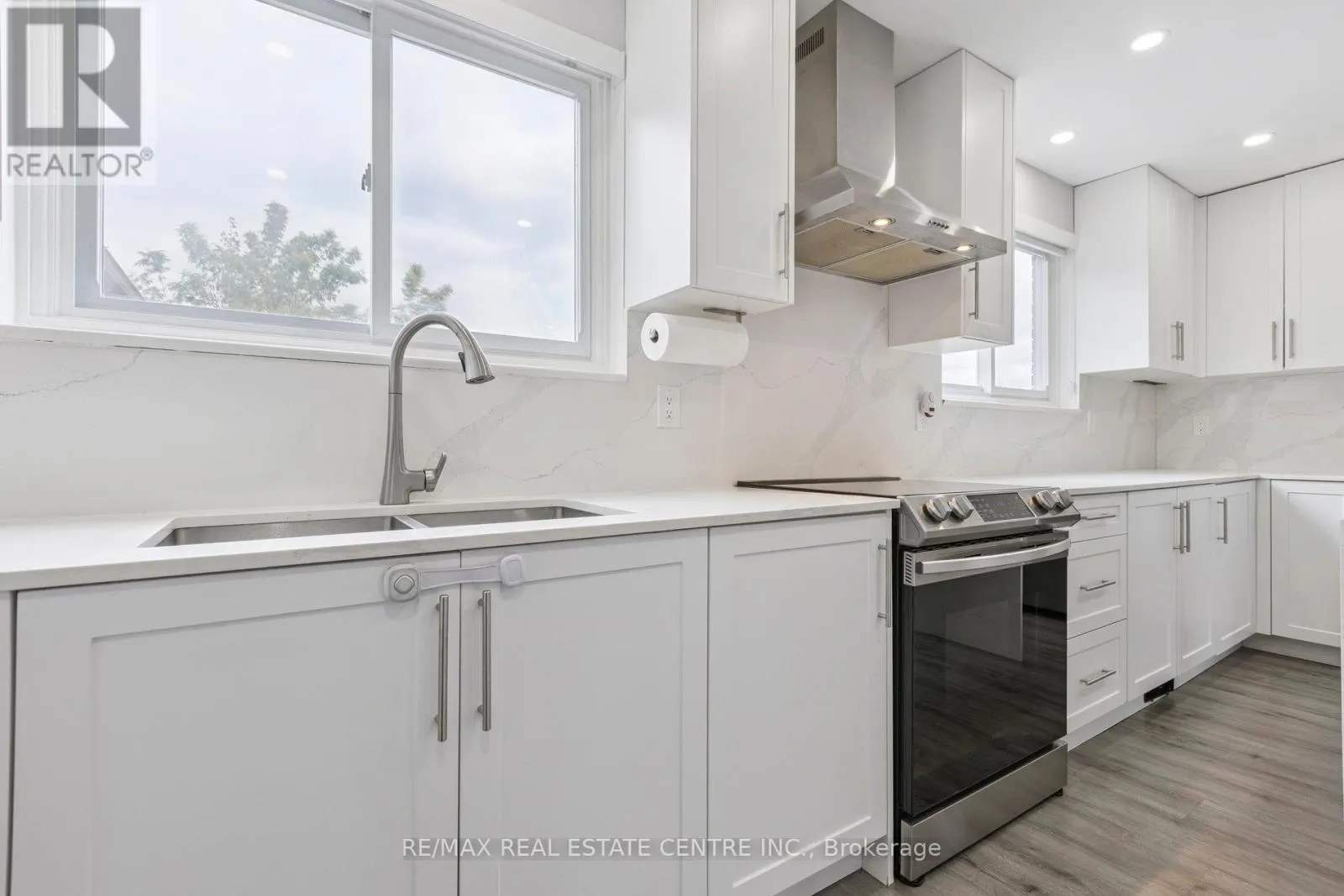 122 MOOREGATE CRESCENT