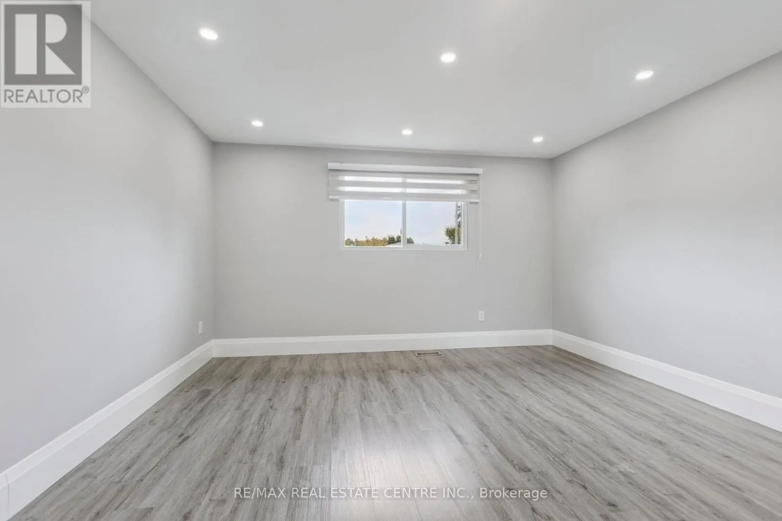 122 MOOREGATE CRESCENT