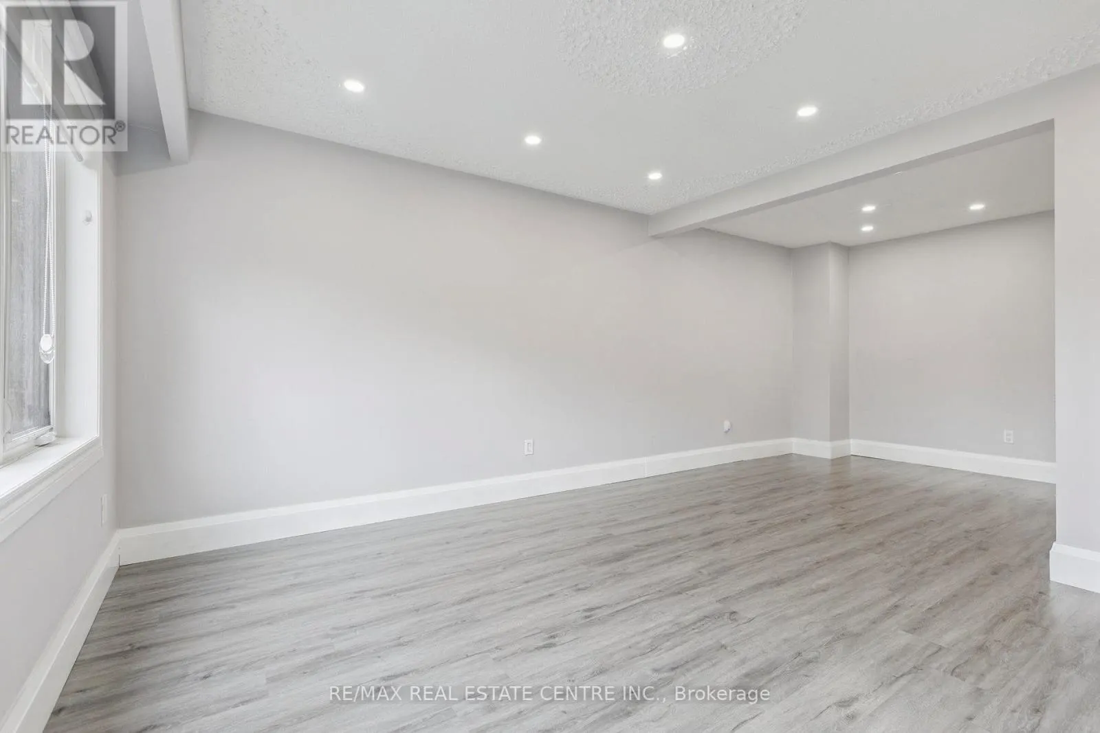 122 MOOREGATE CRESCENT