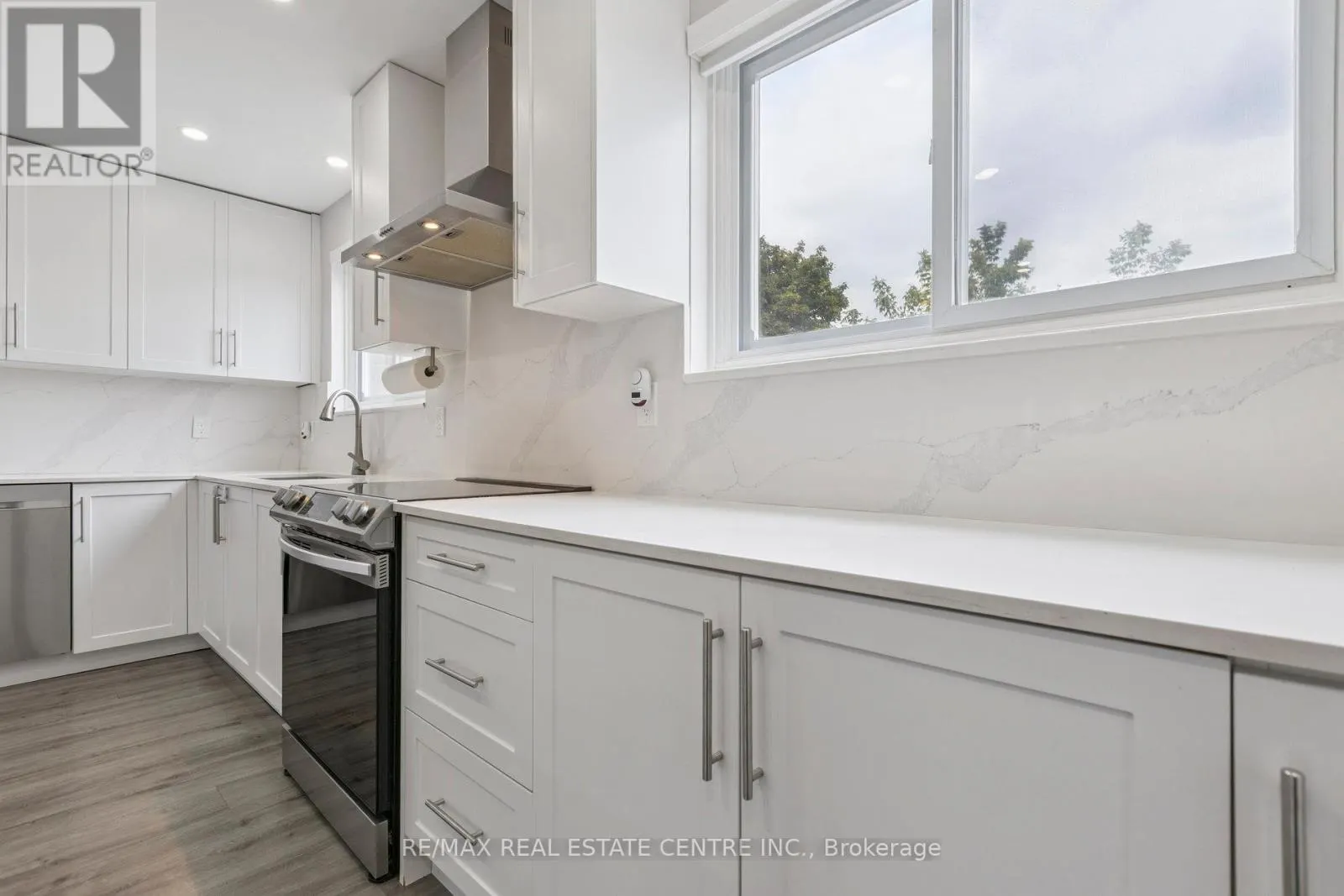 122 MOOREGATE CRESCENT