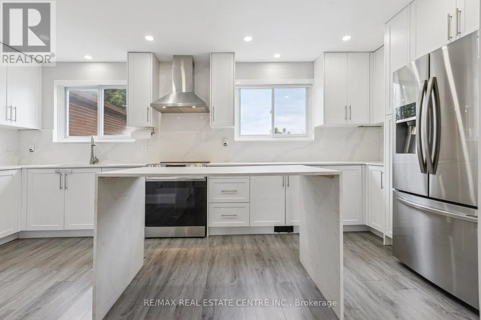 122 MOOREGATE CRESCENT
