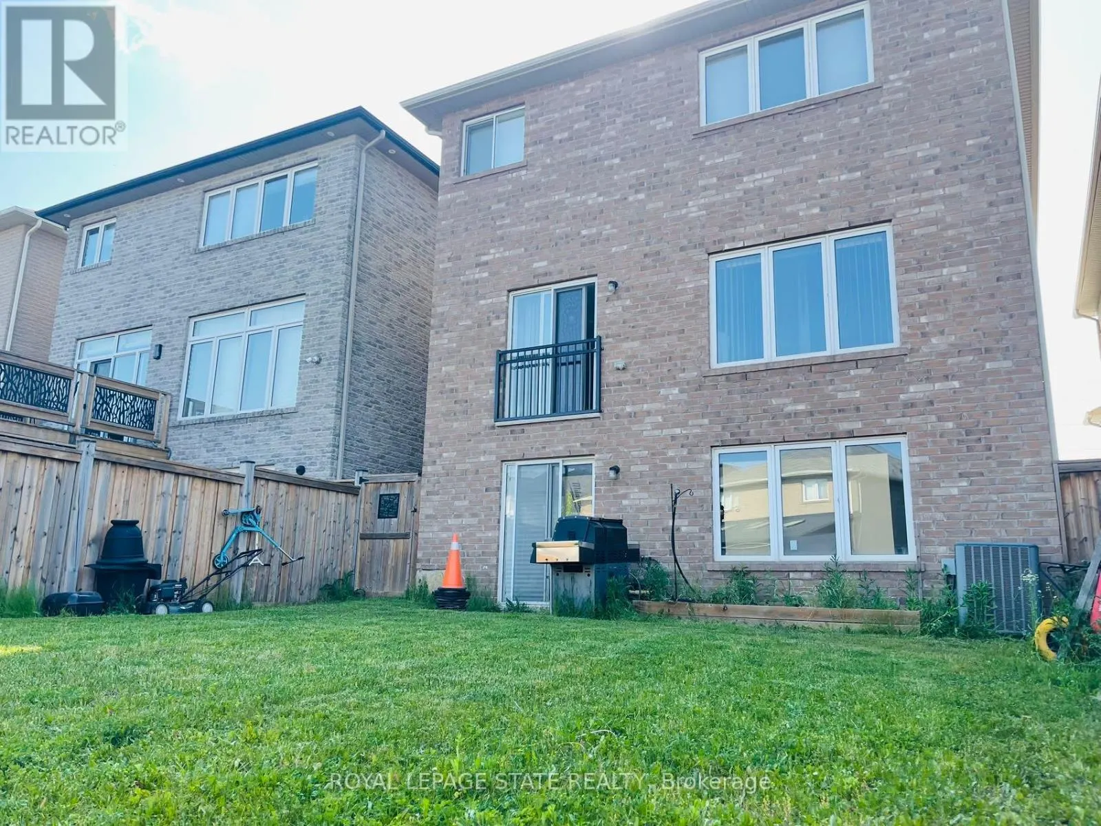 61 IRWIN AVENUE