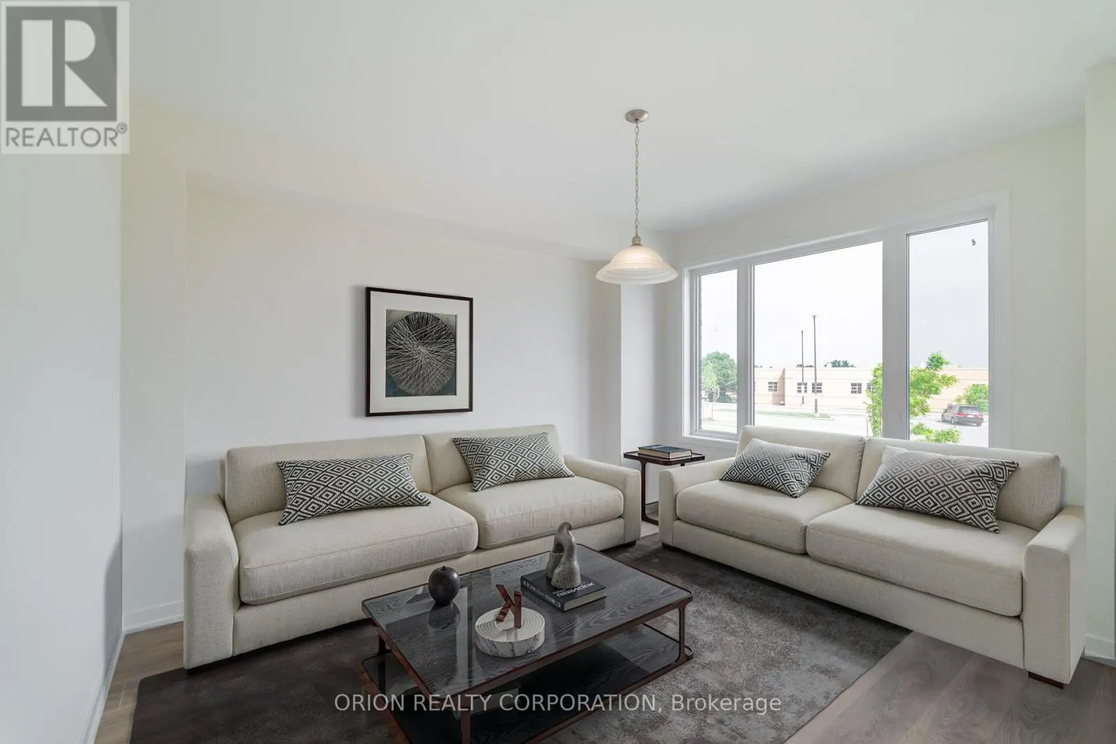 19 - 160 DENSMORE ROAD