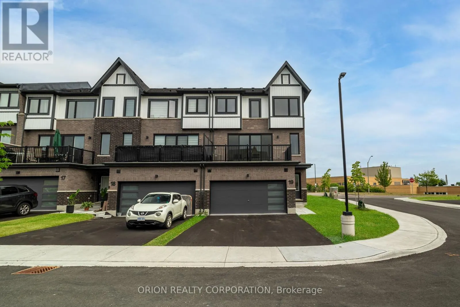 19 - 160 DENSMORE ROAD