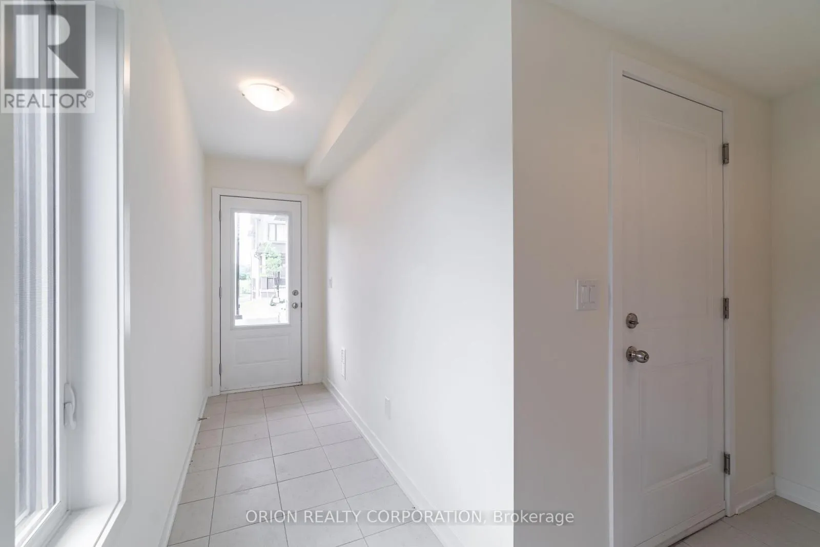 19 - 160 DENSMORE ROAD