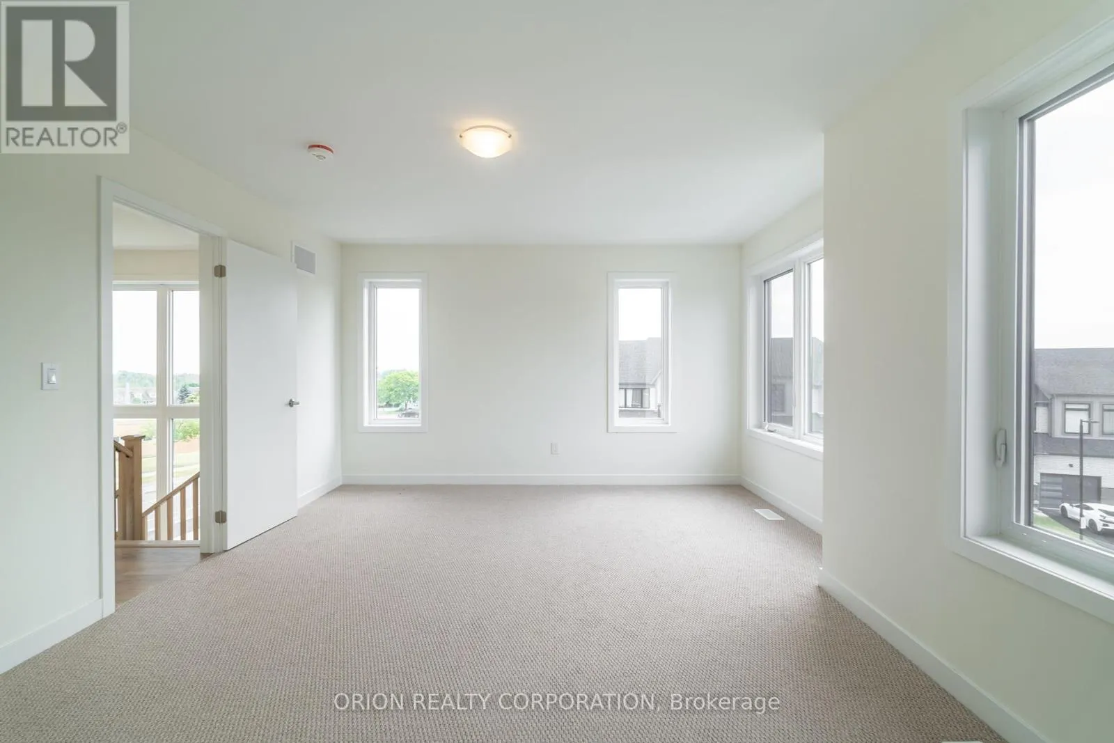 19 - 160 DENSMORE ROAD