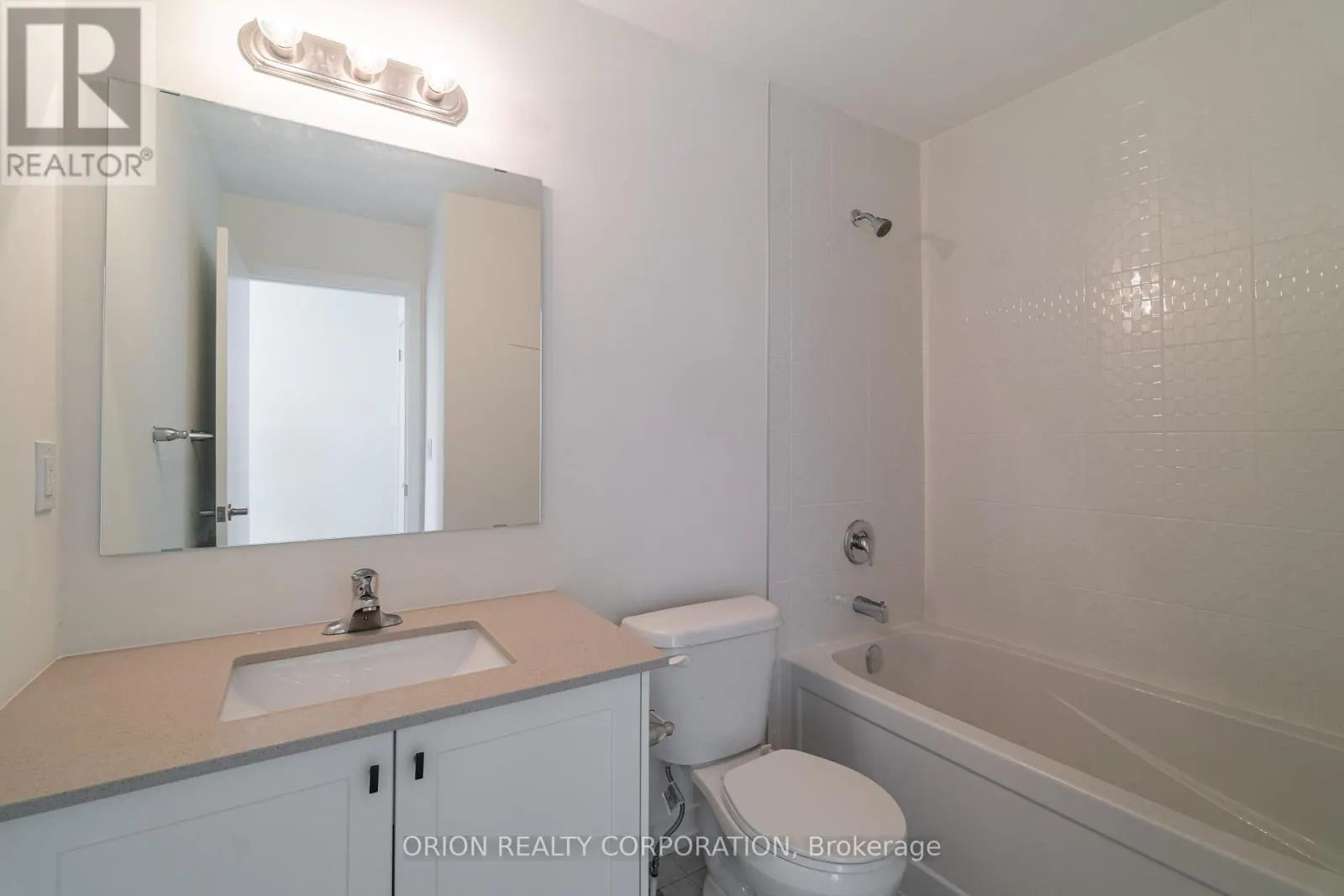 19 - 160 DENSMORE ROAD