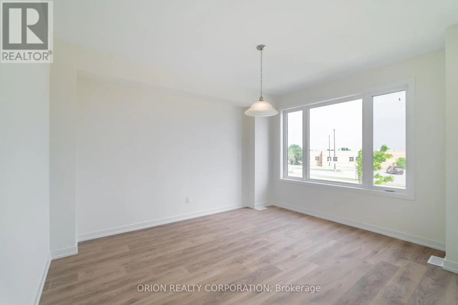19 - 160 DENSMORE ROAD