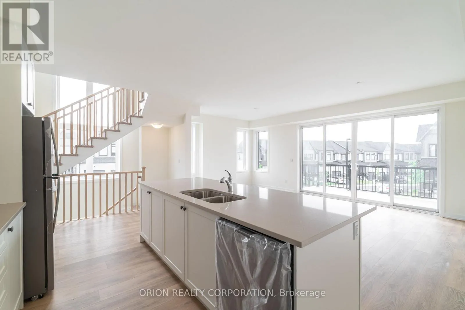 19 - 160 DENSMORE ROAD