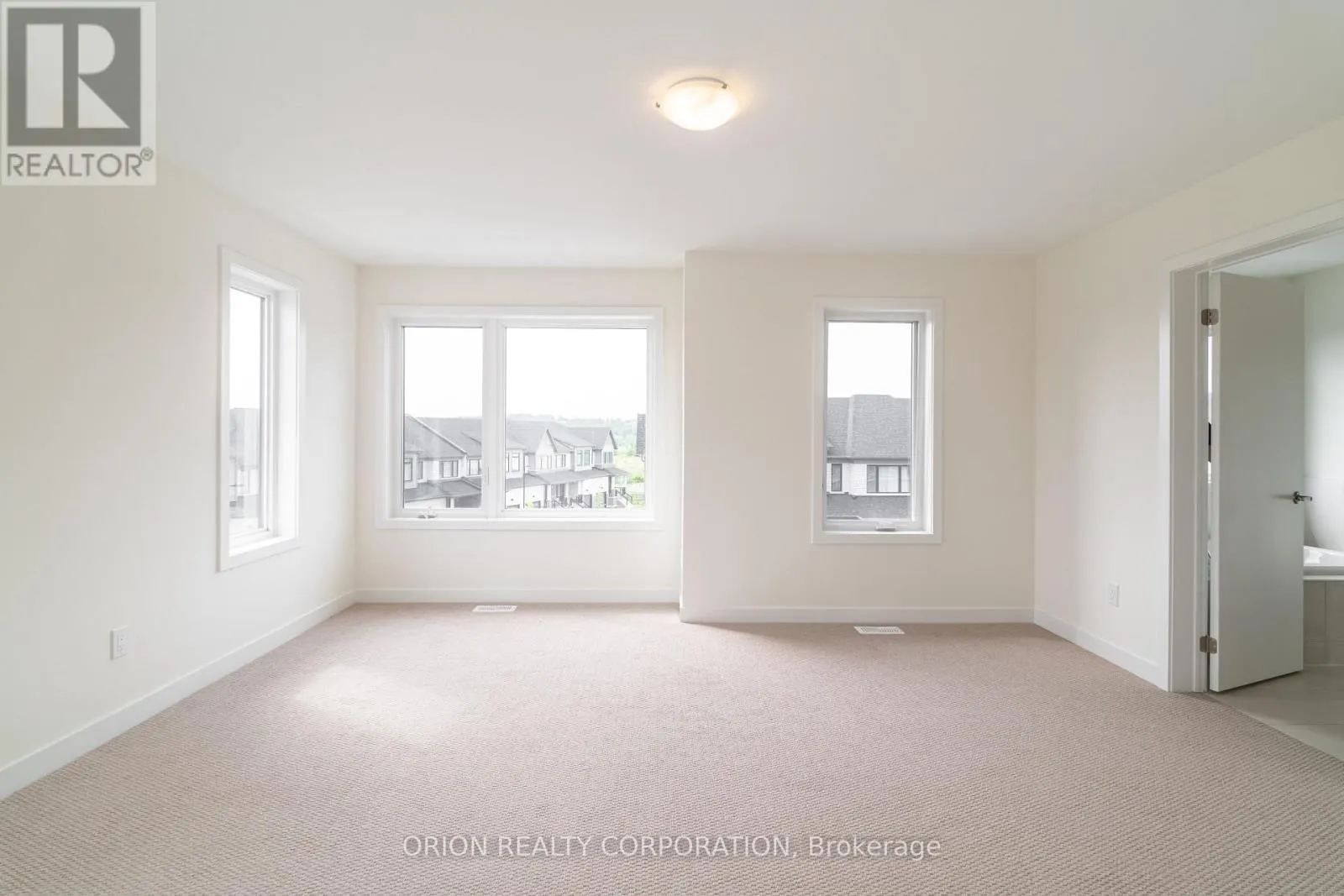 19 - 160 DENSMORE ROAD