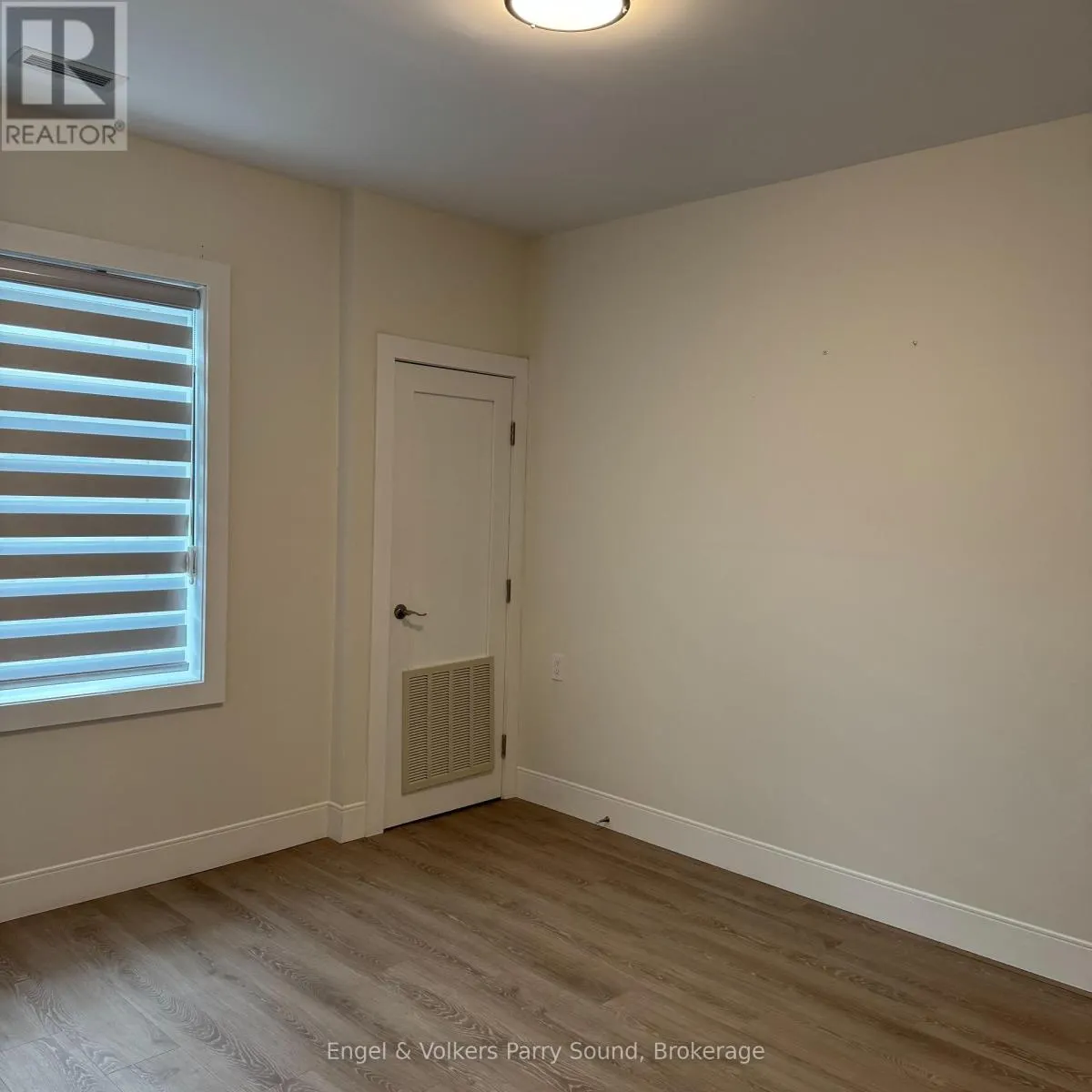 204 - 410 FIRST STREET N, #204