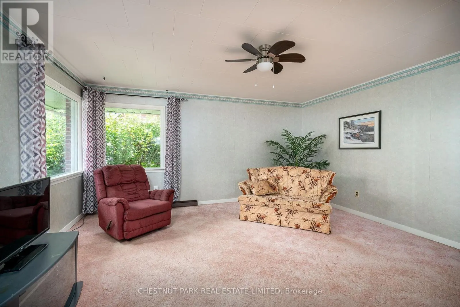 9 DOWNES AVENUE