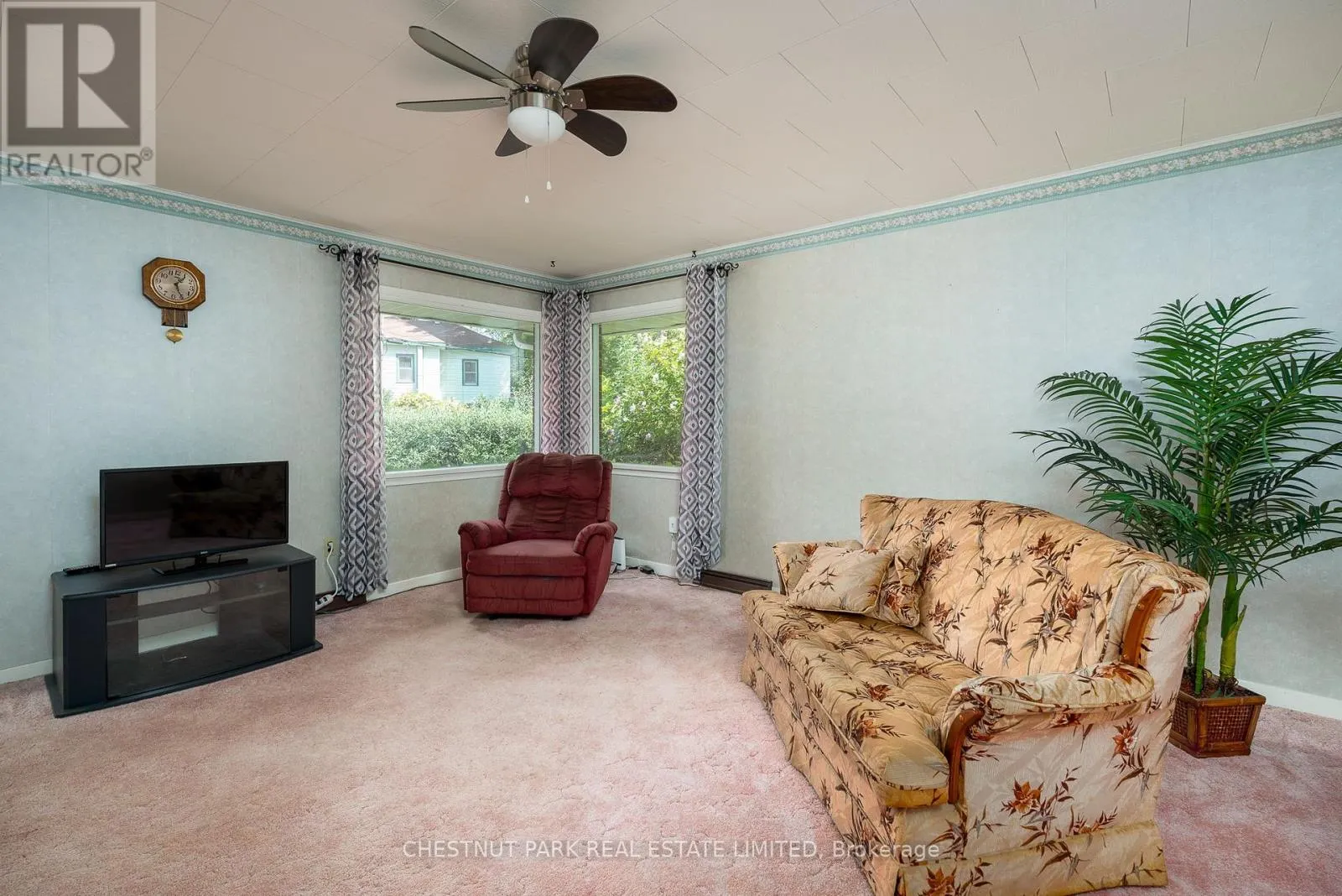 9 DOWNES AVENUE