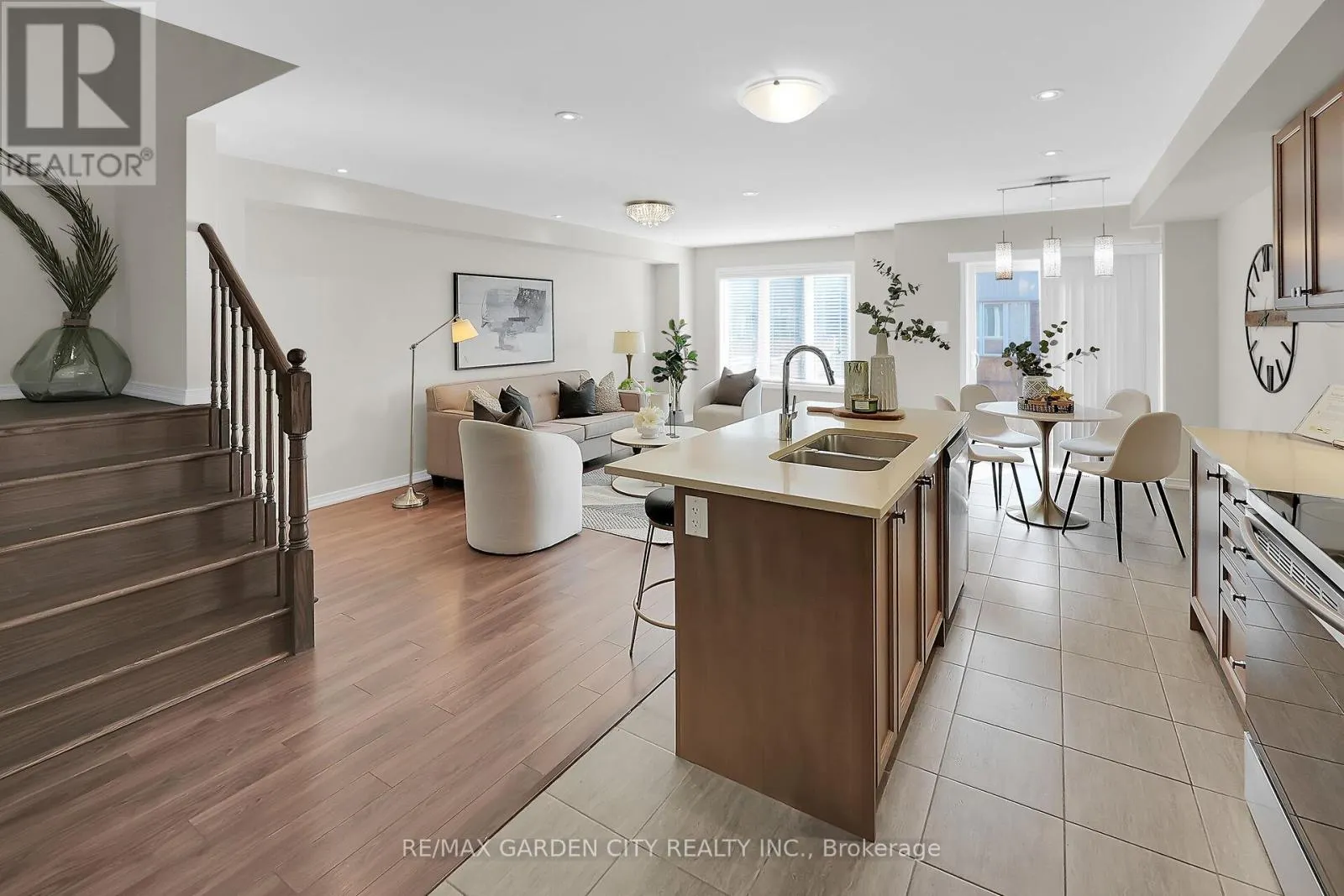 7774 REDBUD LANE