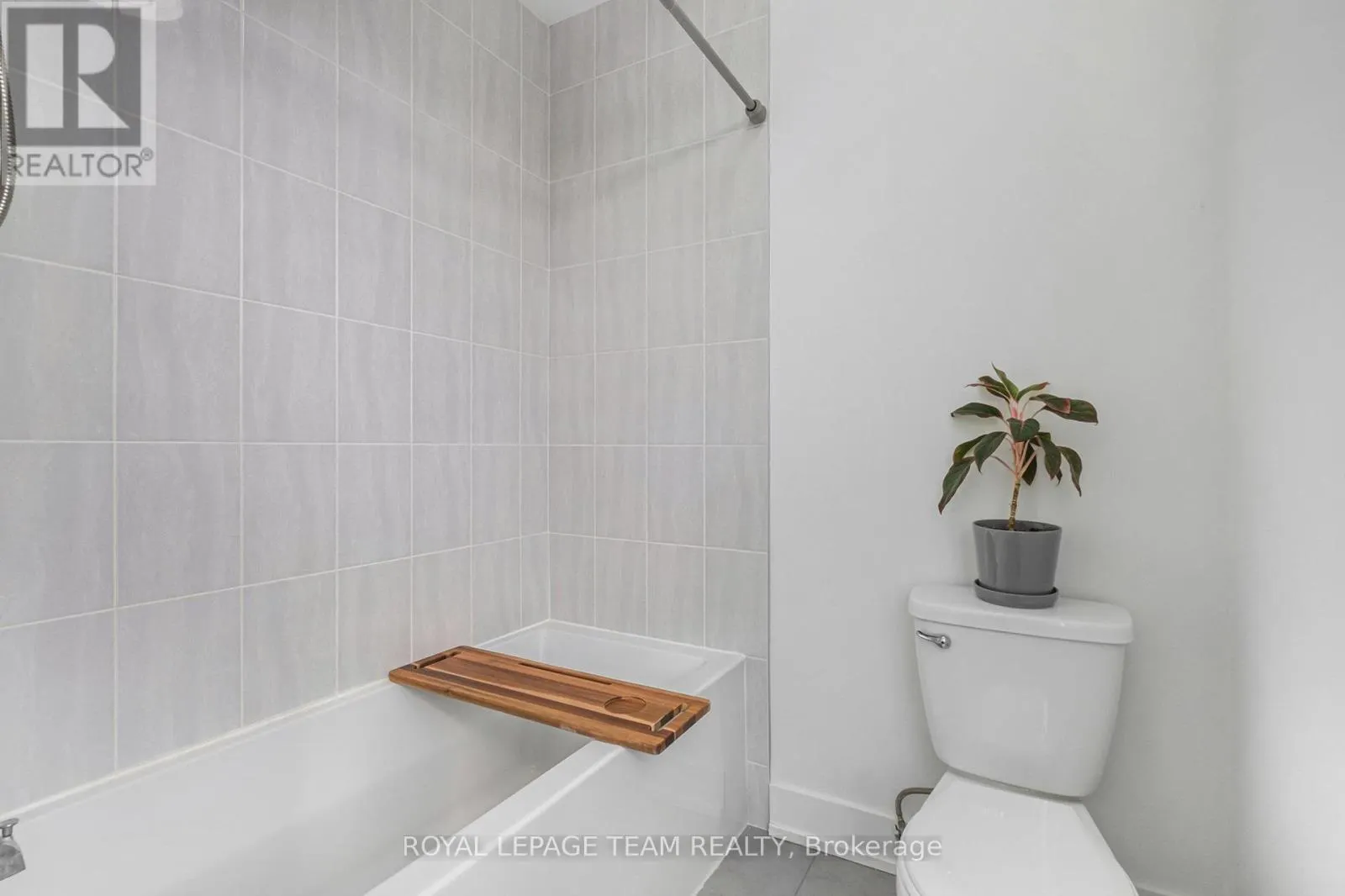 622 MALAHAT WAY