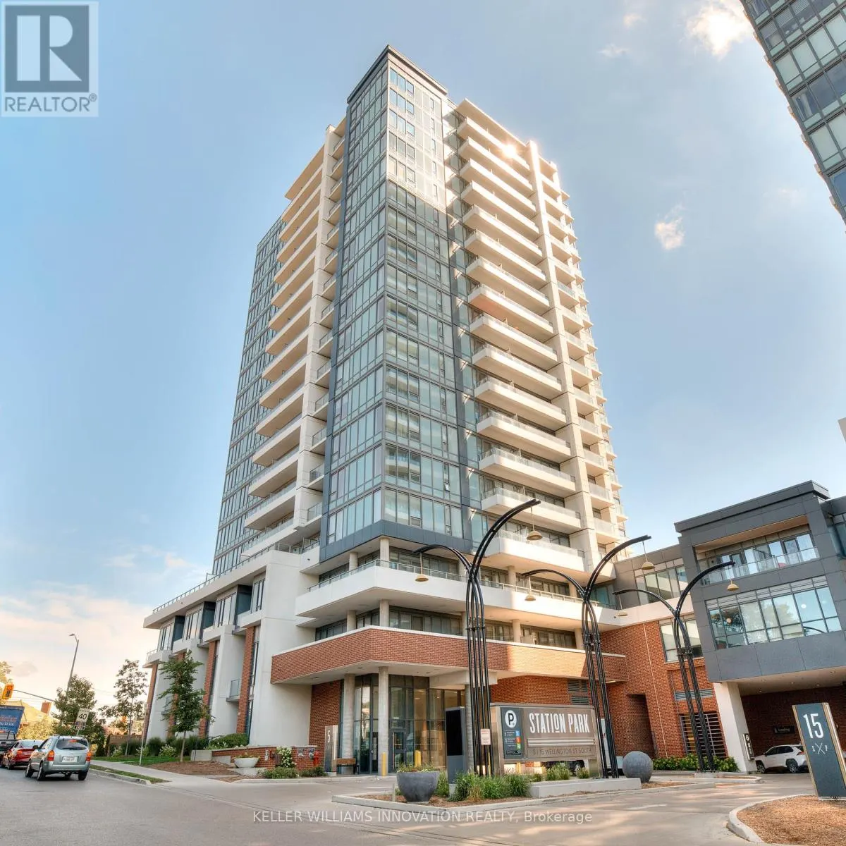 1012 - 5 WELLINGTON STREET S