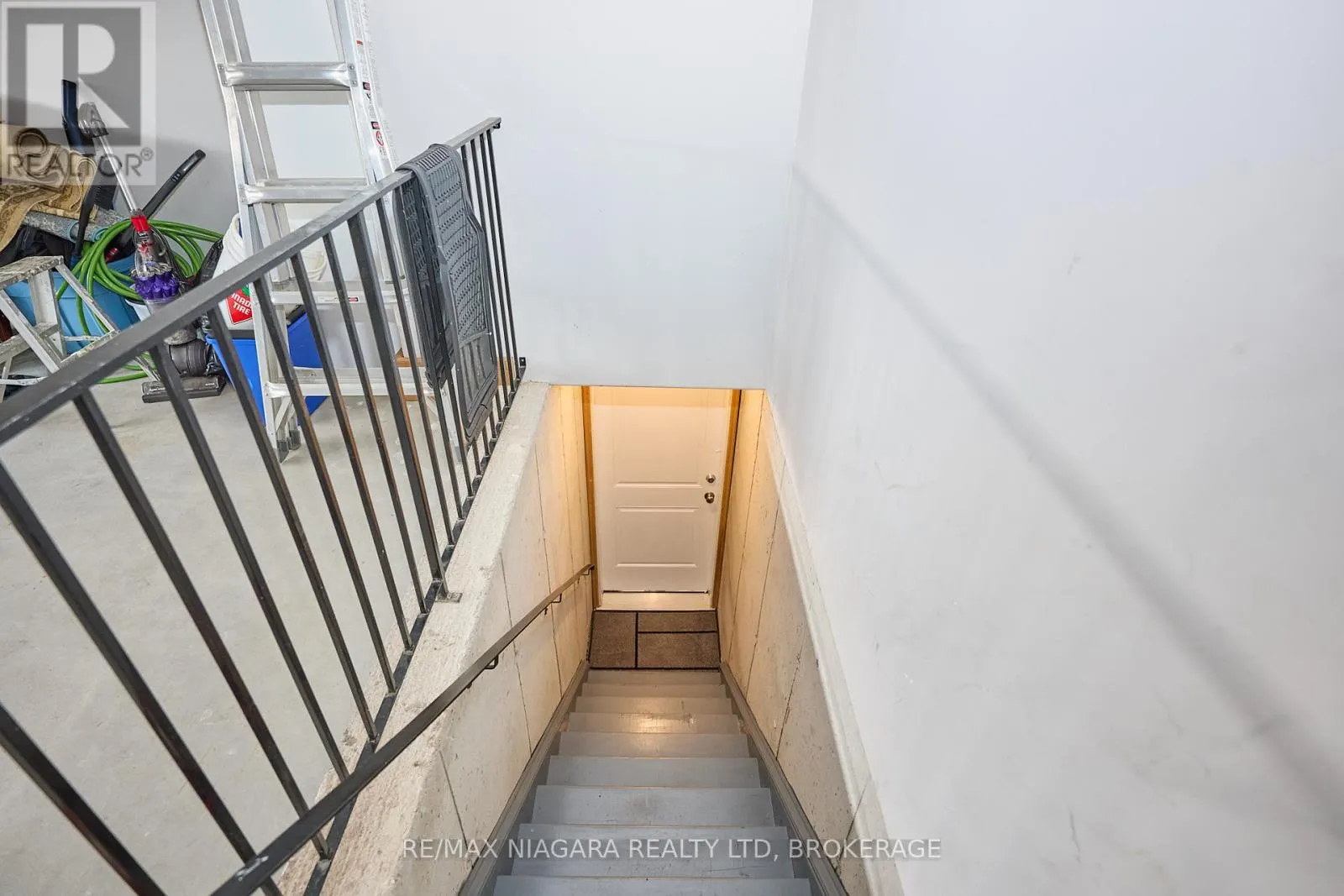 7185 STACEY DRIVE