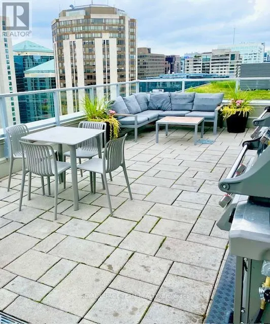 316 - 255 BAY STREET
