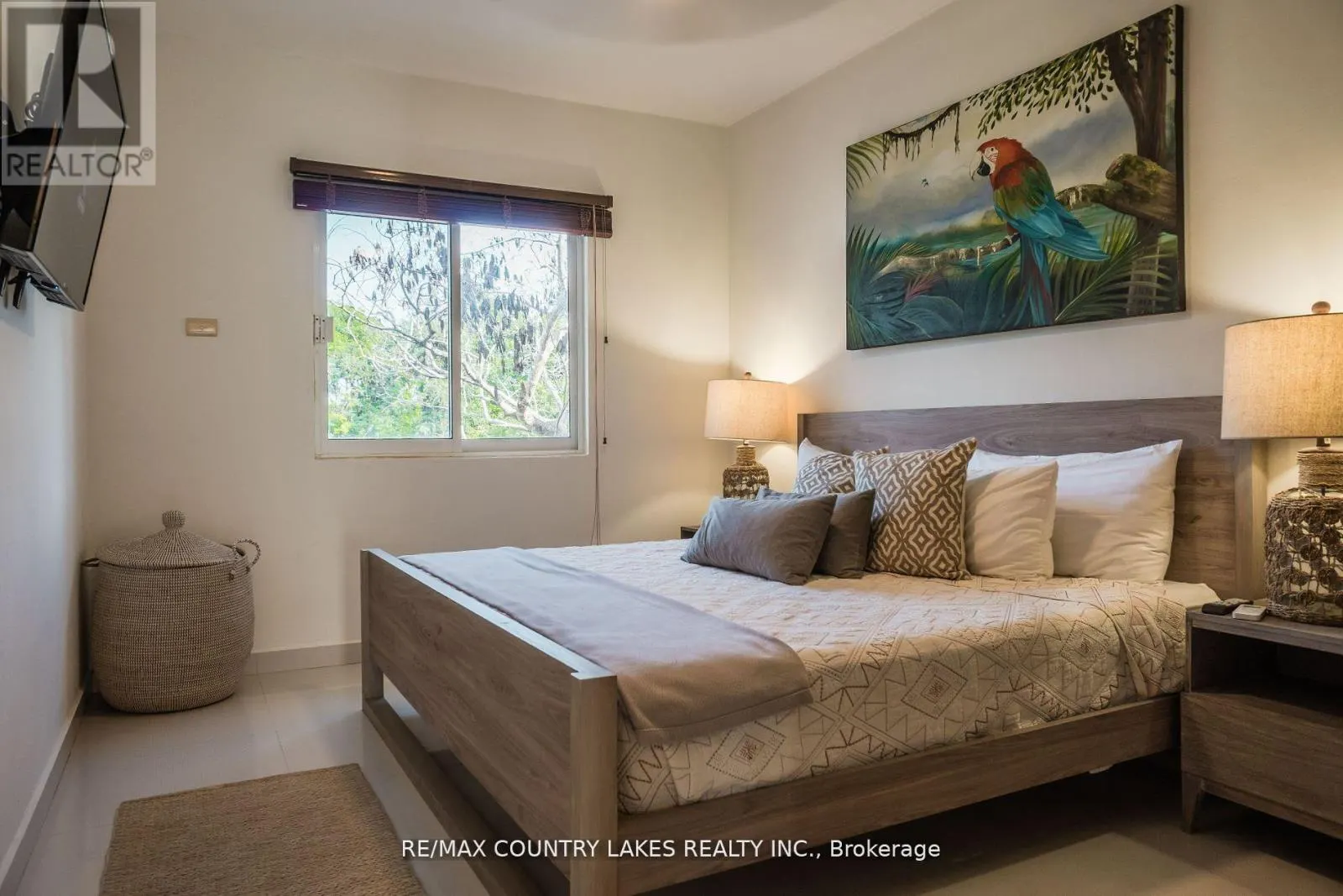 301C - LUZ CHEMUYIL STREET W