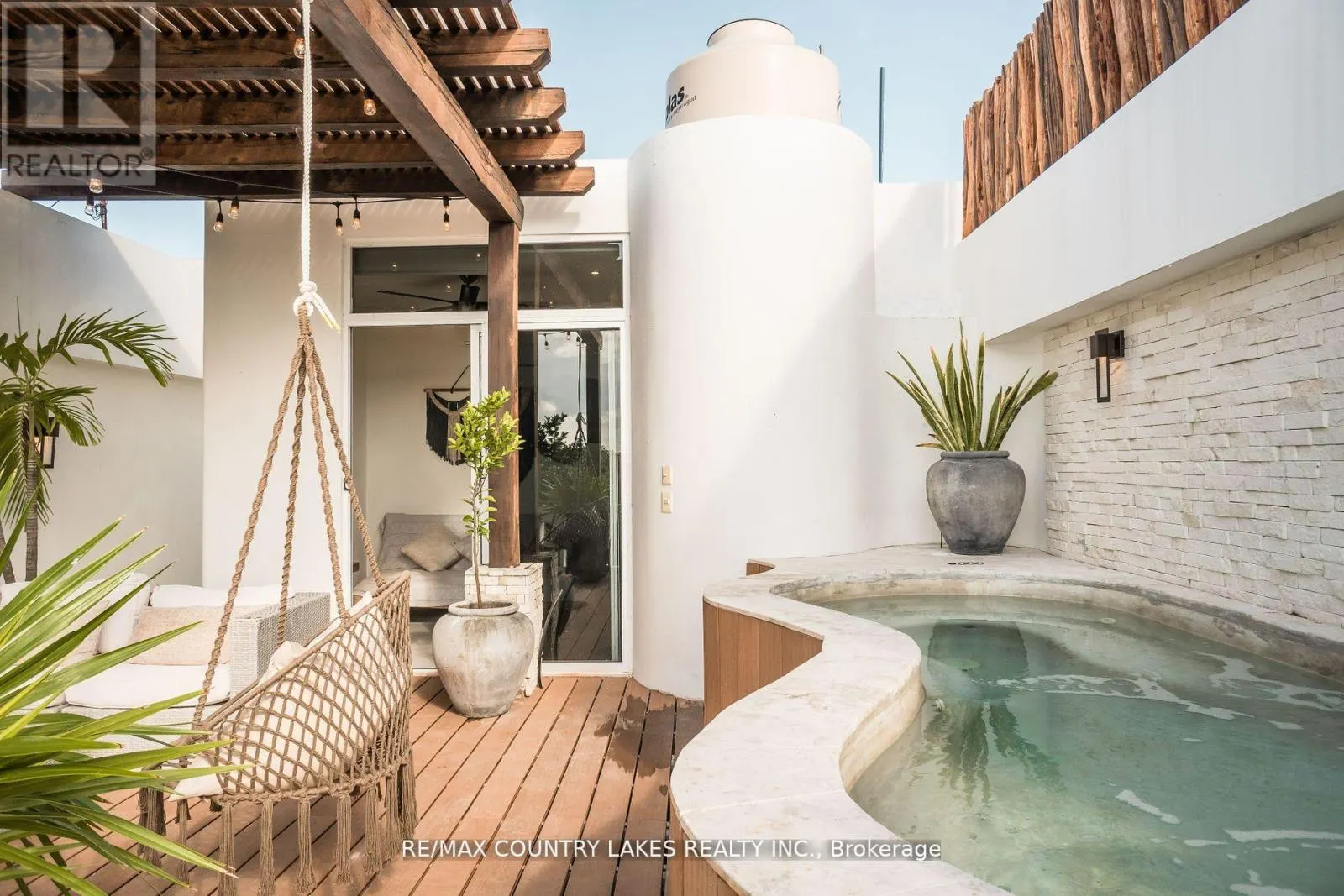 301C - LUZ CHEMUYIL STREET W