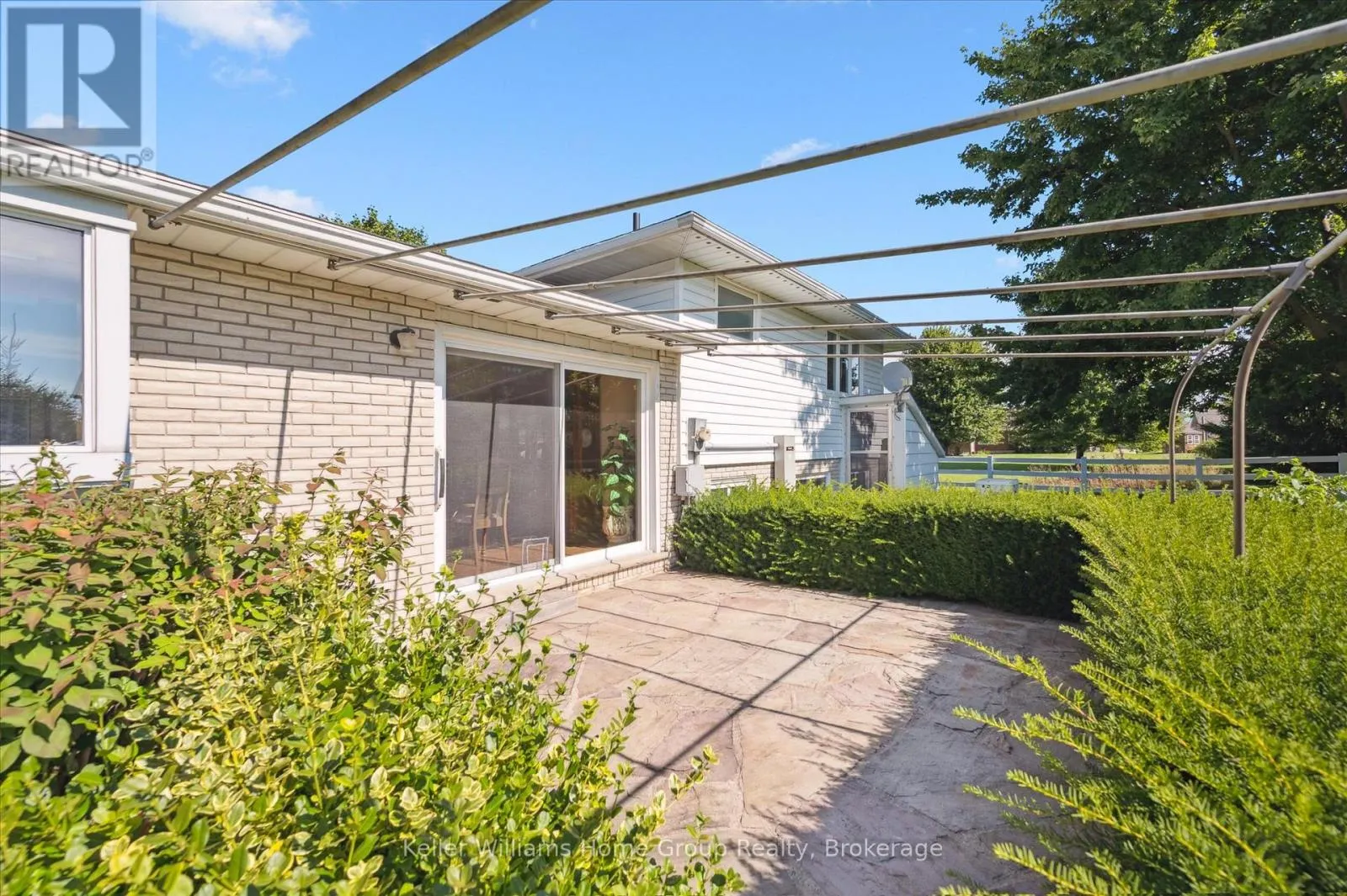 27 PEEL STREET E