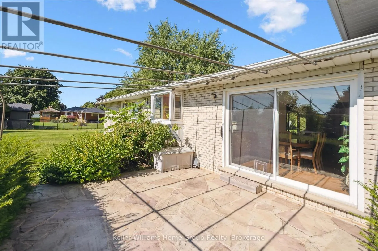 27 PEEL STREET E