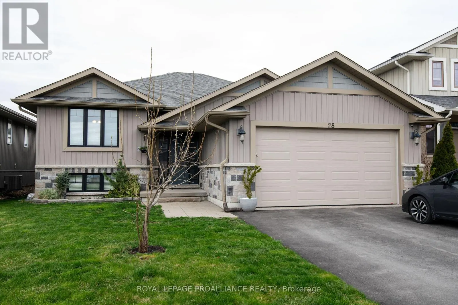 28 BUTTERNUT COURT