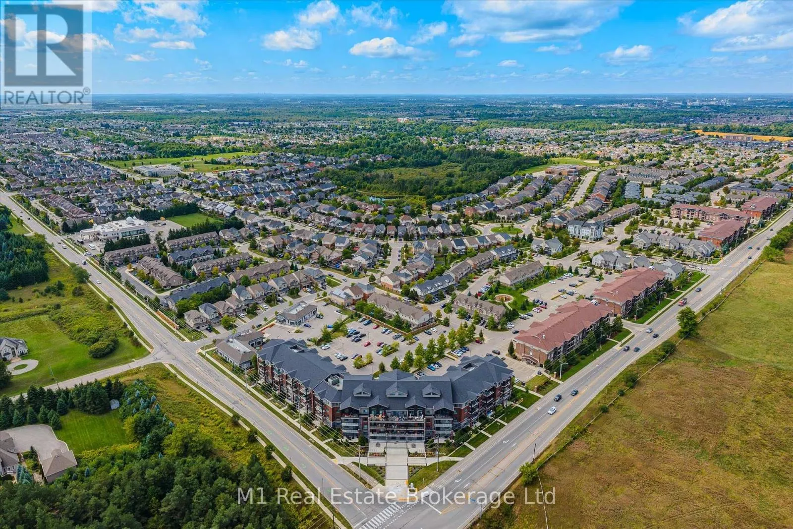 215 - 35 KINGSBURY SQUARE, #215