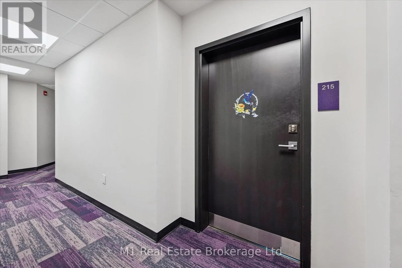 215 - 35 KINGSBURY SQUARE, #215